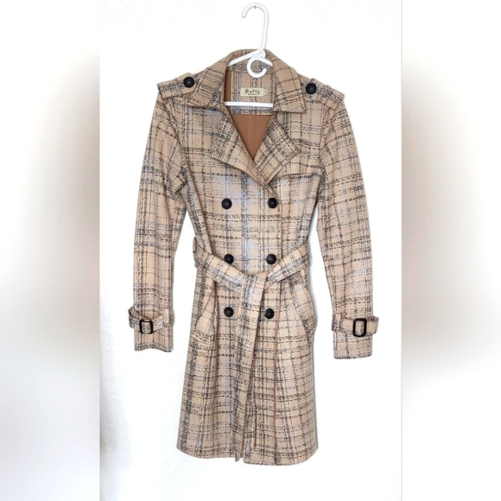 Softy Collection (Paris) Women's Double Breasted Plaid Trenchcoat. Size S